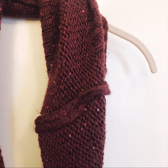 H&M Red Sparkle Infinity Circle Scarf - Picture 4 of 7